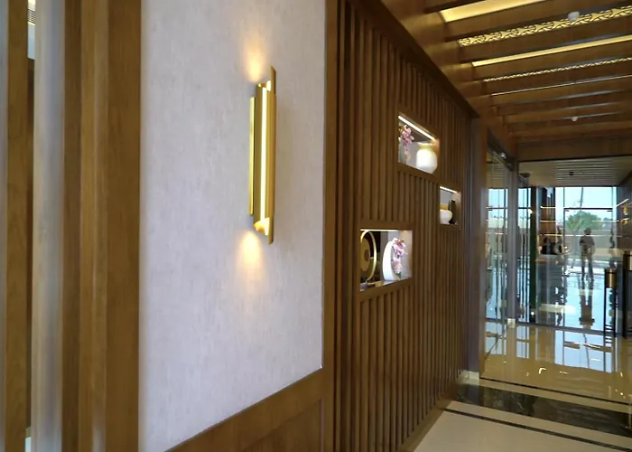 Violet Rose Aprit Hotel