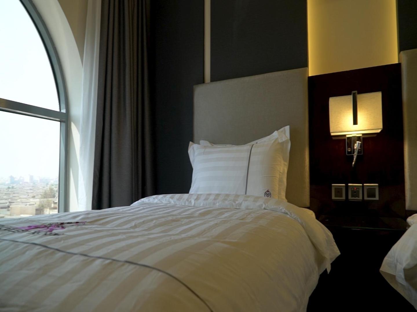 Violet Rose Aprit Aparthotel