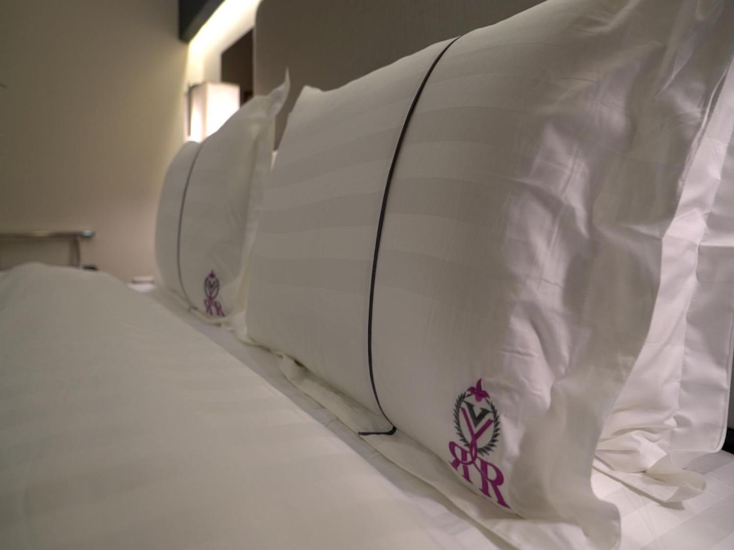 Violet Rose Aprit Aparthotel